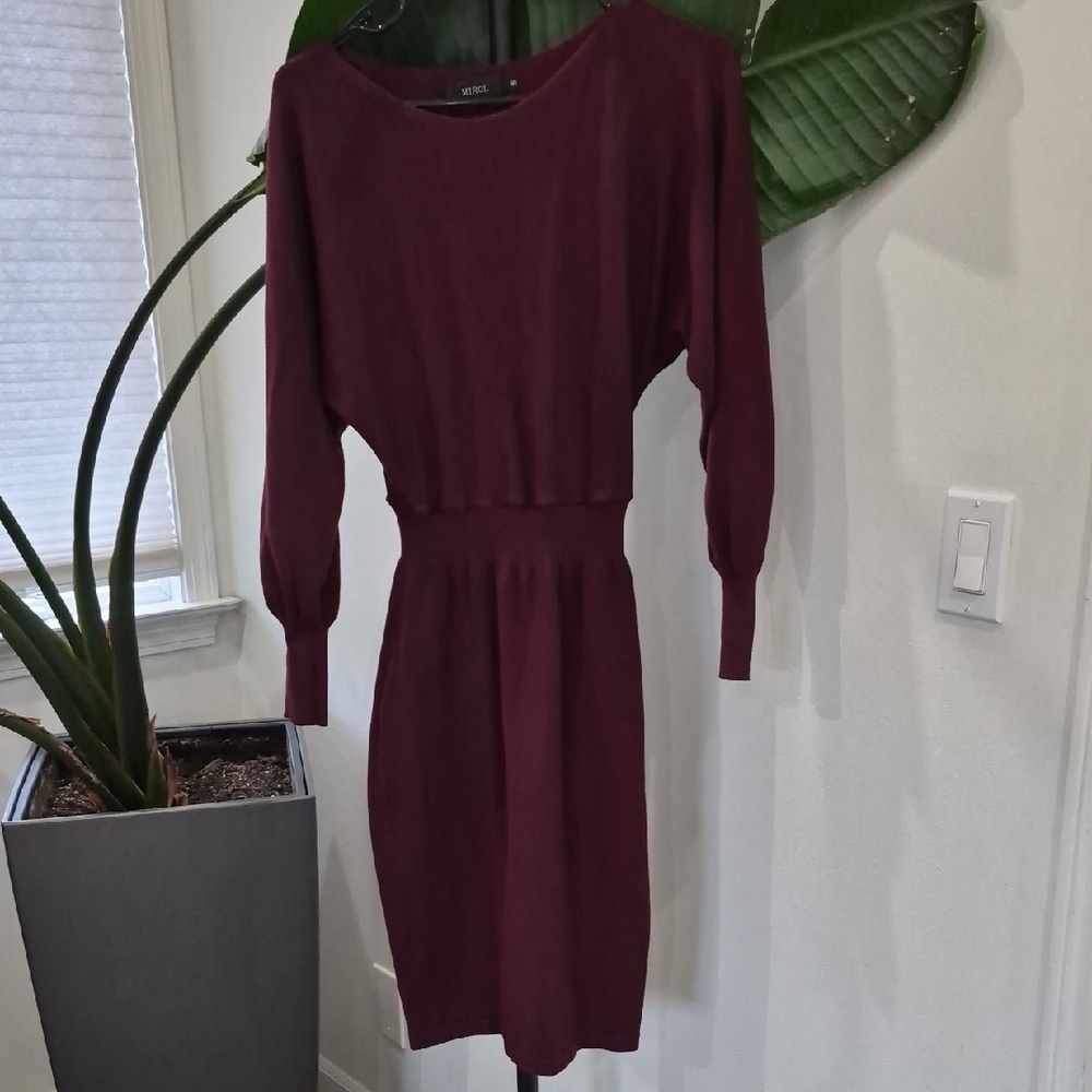 Slim-Fit Long Sleeve Midi Dress in Wine